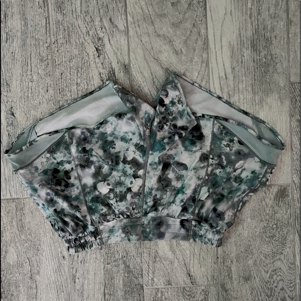 Lululemon Hotty hot shorts size 8 Tall
